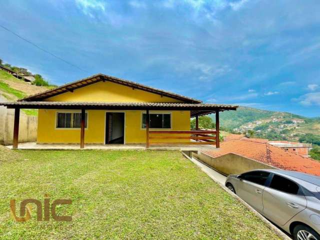 Casa com 3 dormitórios à venda, 180 m² por R$ 750.000,00 - Albuquerque - Teresópolis/RJ