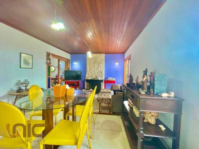 Casa com 3 dormitórios à venda, 127 m² por R$ 650.000,00 - Iucas - Teresópolis/RJ