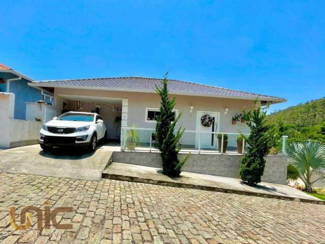 Casa com 3 dormitórios à venda, 175 m² por R$ 845.000,00 - Albuquerque - Teresópolis/RJ