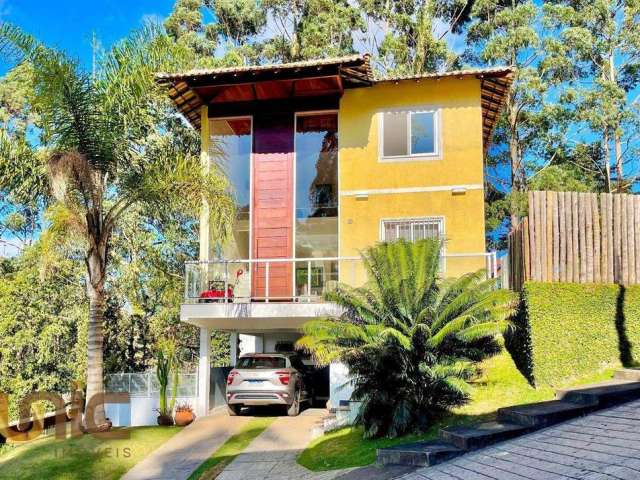 Casa com 4 dormitórios à venda, 167 m² por R$ 980.000,00 - Bom Retiro - Teresópolis/RJ