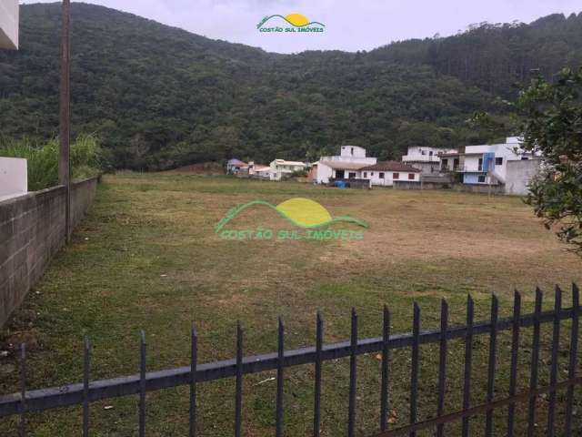 Terreno de 81.006 62 m2 a 260 metros da praia, com potencial hoteleiro - Pântano do Sul - Florianóp