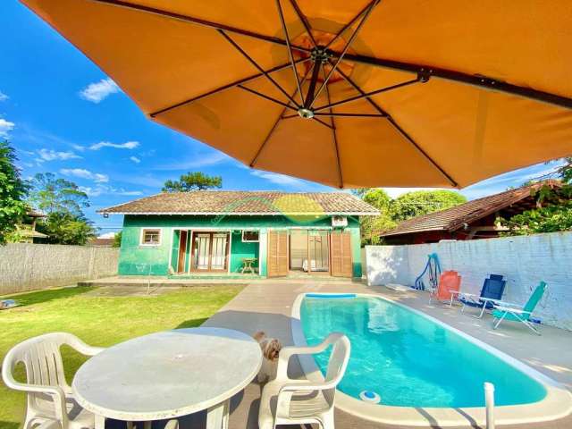 Casa com piscina no Morro das Pedras, Florianópolis, SC ( Locação de diárias )