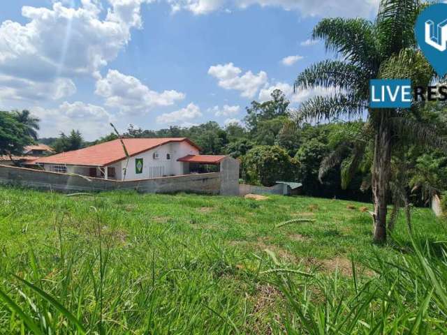 Terreno de 2140m² em declive suave no Condomínio Parque da Fazenda