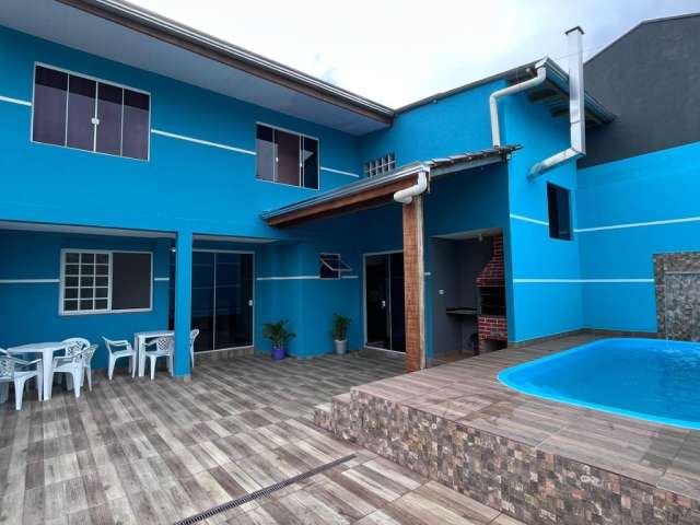 Casa com 3 quartos para alugar na Praia De Leste