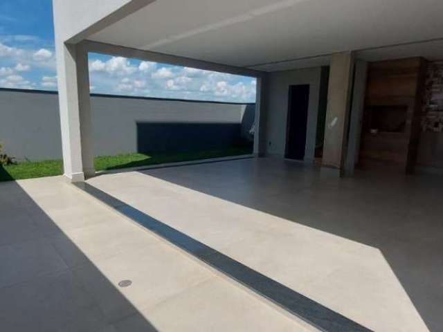Casa Térrea em Indaiatuba, Condomínio Piemonte com 2 suítes - 230 m²