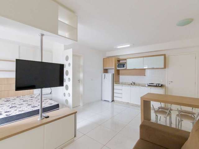 Apartamento 1 dormitório para alugar, 34 m² por R$ 2.200/mês + taxas- mobiliado, sacada, Centro - Curitiba/PR