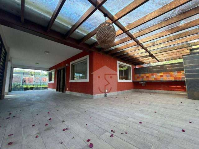 Casa com 3 dormitórios à venda, 300 m² por R$ 850.000,00 - Ubatiba - Maricá/RJ