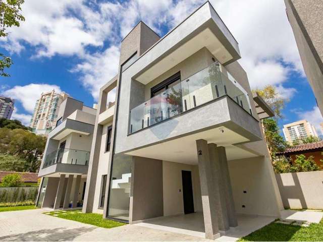 Sobrado triplex novo à venda em condomínio fechado com 3 suítes, no Ecoville - Curitiba-PR por R$ 1.280.000,00