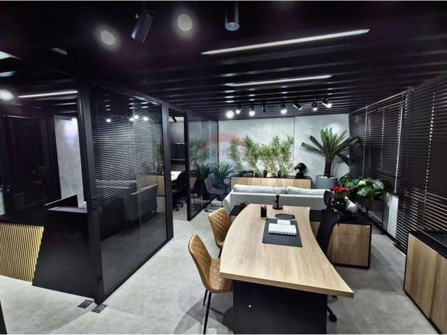 Sala comercial mobiliada, com sacada, face norte, 62,48m² e 1 vaga no Office Life Ecoville, em Curitiba/PR por R$ 780.000,00