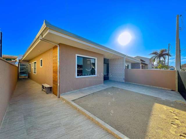 Casa 3 quartos com piscina próximo beira mar na Praia de Leste