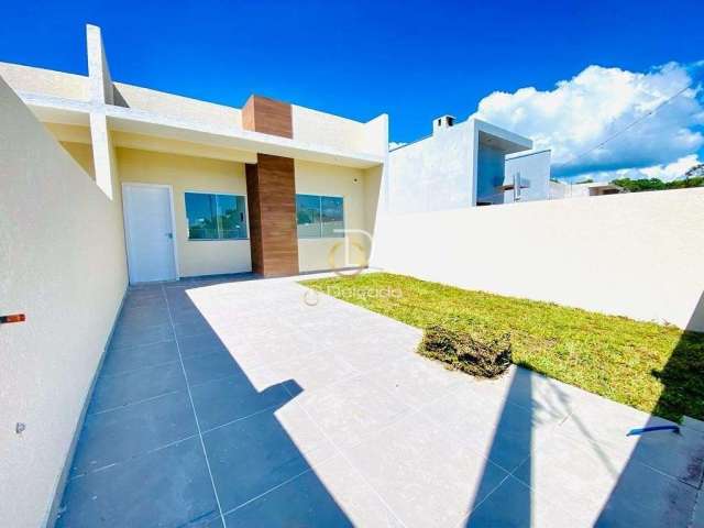 Casa com piscina em matinhos