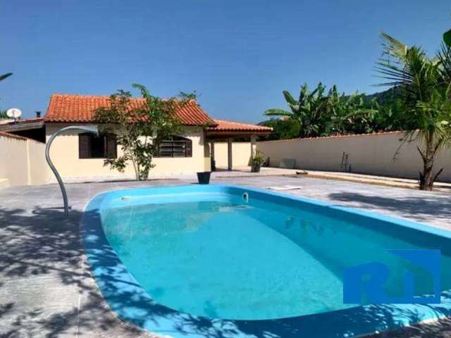 Casa em terreno com 480 metros perto da praia do capricórnio Caraguatatuba