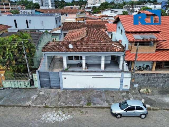 Casa Ampla à Venda no Jardim Primavera – Caraguatatuba