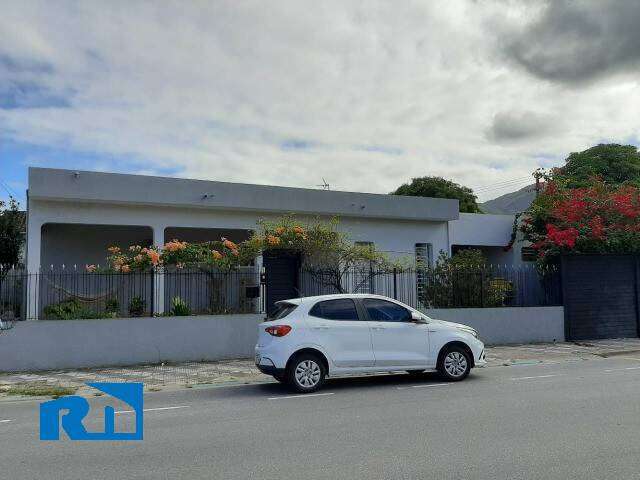 Casa à Venda no Centro de Caraguatatuba-SP