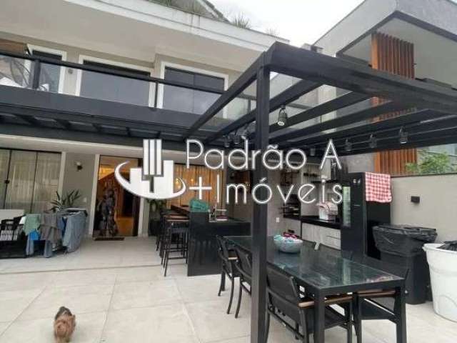 Casa em Condominio 3 suites e garagem subsolo no Recreio dos Bandeirantes