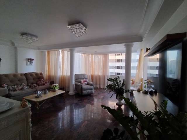 Apartamento excelente à venda, 4/4 e 160M2, suíte,  2 vagas, vista mar elevador, Pituba, Salvador/BA