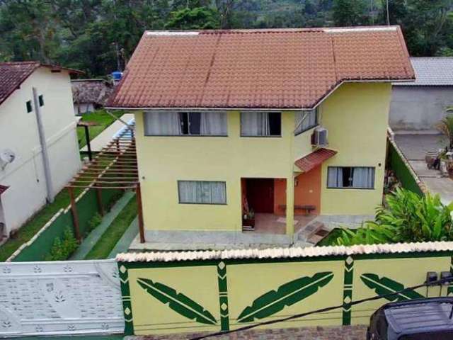 Vende-se 2 Casas no bairro Corumbe - Paraty - RJ