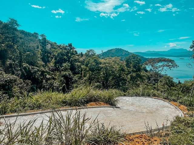 Terreno escriturado com vista para o mar da praia grande rj.