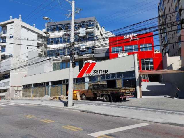 Loja para alugar trindade com estacionamento na frente