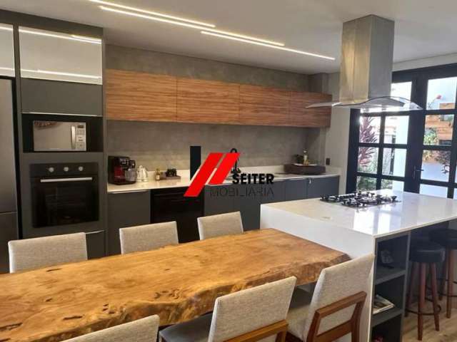 Excelente casa com 3 dormitórios à venda no bairro Santo Antônio de Lisboa