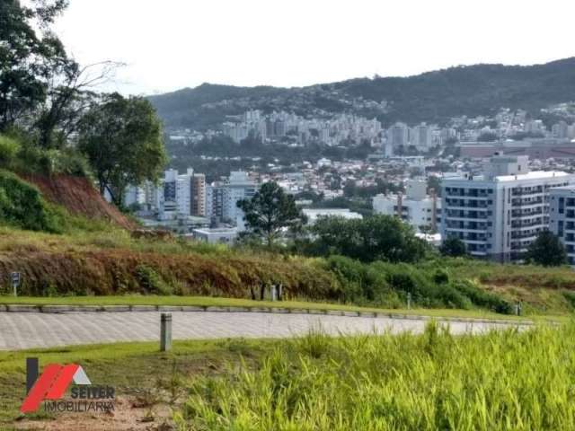 Terreno a venda no bairro Itacorubi com localização previlegiada