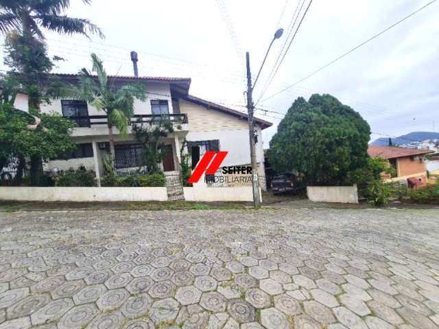 Casa residencial e comercial à venda no Bairro Trindade com 360m2 de área privativa