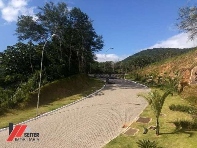 Terreno a venda no bairro Itacorubi com localização alto padrão