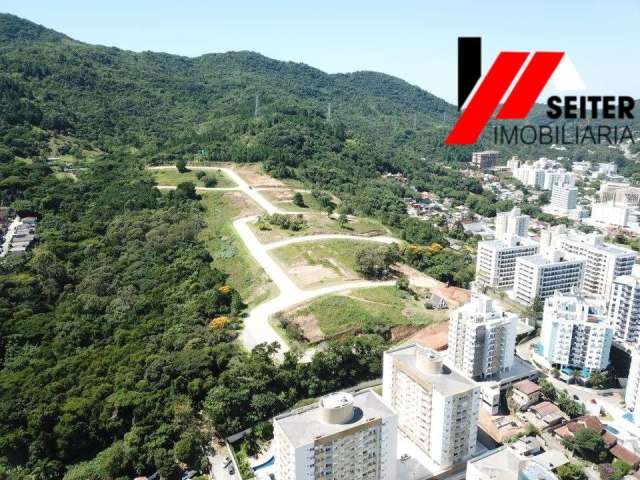 Terreno a venda no bairro Itacorubi com localização previlegiada