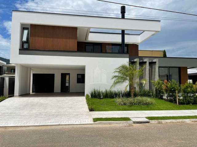 Casa Alto Padrão no Caledônia entre o mar e as Montanhas