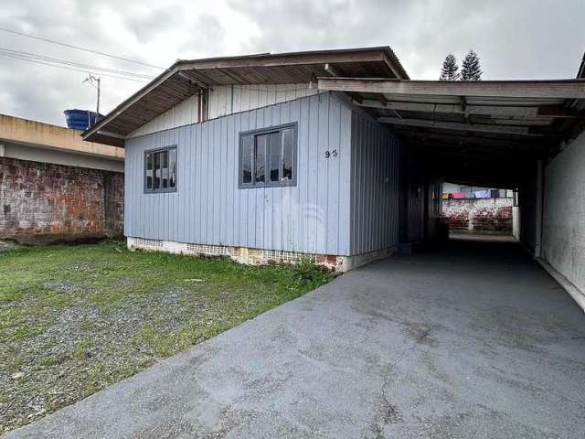 Casa em excelente Terreno no bairro Monte Alegre