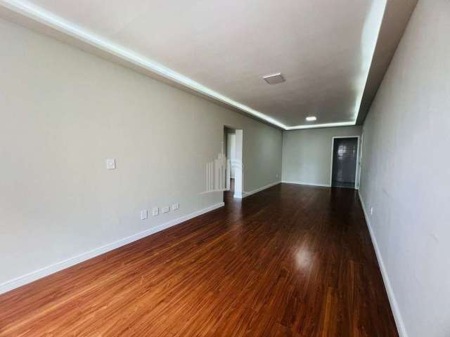 Apartamento no Ed Icaraí a 500 metros da praia! Com 2 dorm. sendo 1 suíte, 1 vaga privativa em Balneário Camboriú