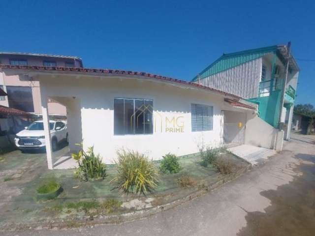 Casa térrea de 2 dormitórios na Praia de Jurerê Tradicional.