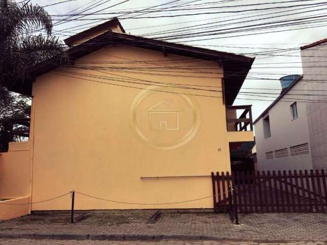 Casa duplex geminada totalmente mobiliada em Condomínio fechado, na praia dos Ingleses, Florianópolis.