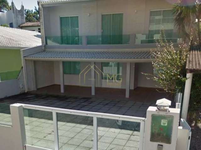 Casa 04 dormitórios, Beco dos Milionários, a 200 metros da praia de Canasvieiras, Florianópolis, SC