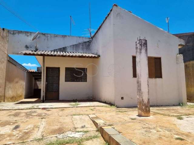 Casa com 3 quartos à venda no Parque Residencial Vale do Sol, Araraquara , 131 m2 por R$ 215.000