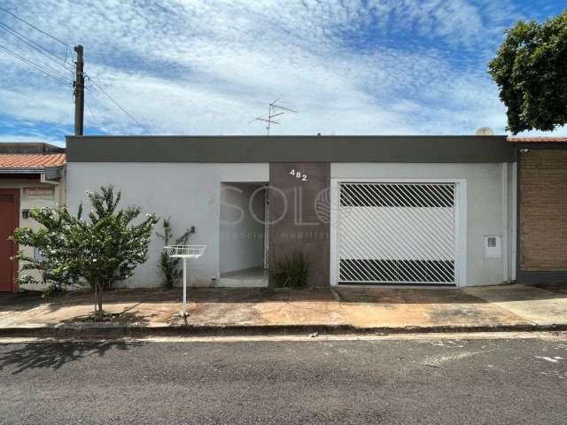 Linda casa à venda no Jardim Gardênias.