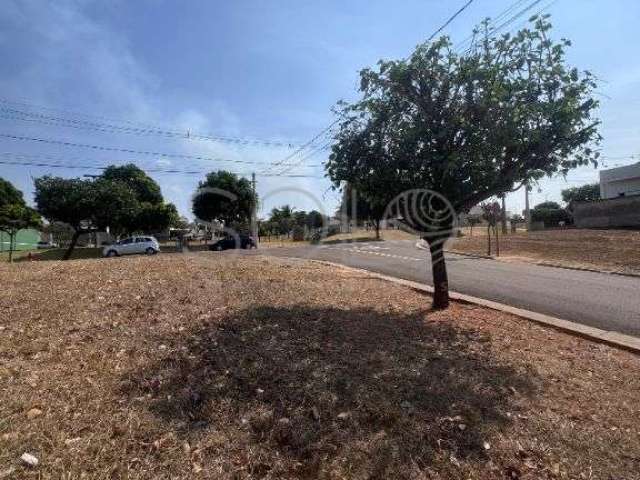 Terreno de esquina medindo 305m² em Condomínio Fechado: Oportunidade Única com Infraestrutura Premium e Elegância Sob Medida