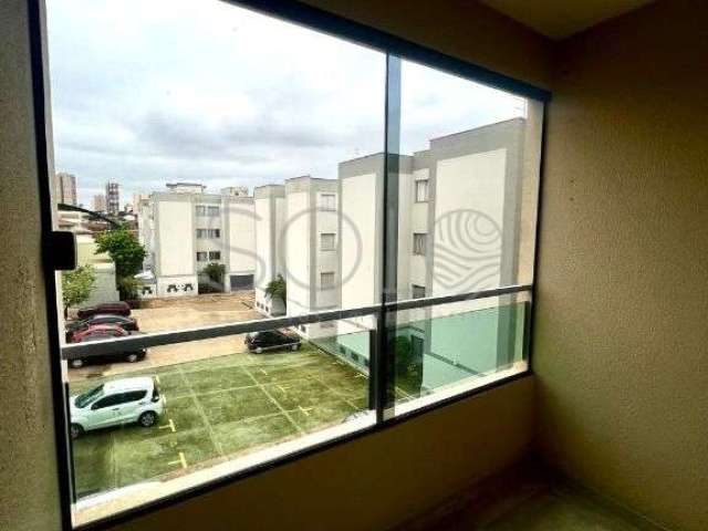 Apartamento 3 dormitórios, 1 suíte, com sacada.