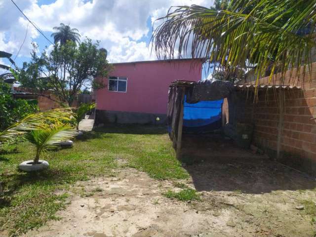 Casa à venda em Esmeraldas-MG, no bairro Dumaville: 2 quartos, 1 sala, 1 banheiro, 1 vaga de garagem, 70m².