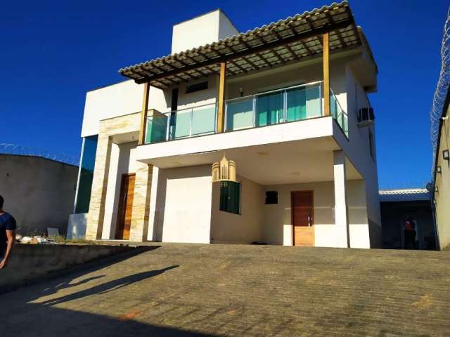 Casa à venda em Esmeraldas-MG, Bairro Fernão Dias: 3 quartos, 1 suíte, 3 salas, 2 banheiros, 7 vagas, 180m². Oportunidade Imperdível!