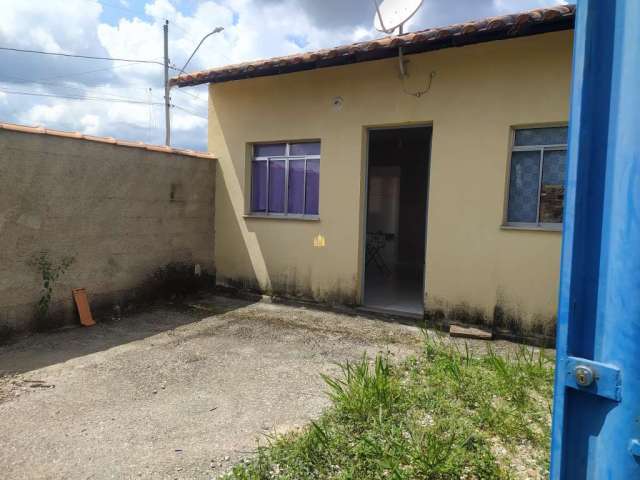 Casa para venda em Esmeraldas-MG, bairro Dumaville: 2 quartos, 1 sala, 1 banheiro, 49,00 m² de área.