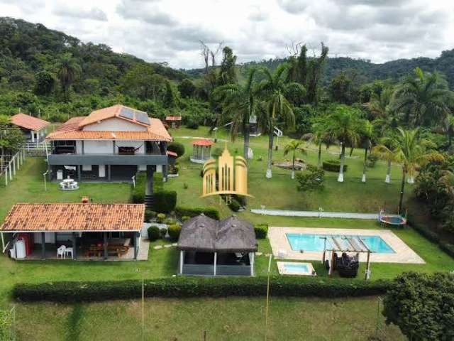 Lindo Sítio à Venda no Condomínio Vale do Ipê Amarelo em Esmeraldas - 11.560 m²