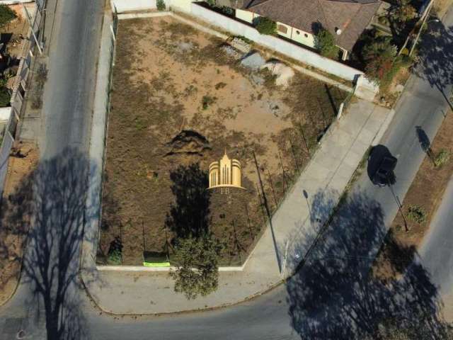 Área Comercial de Esquina no Bairro Santa Quitéria em Esmeraldas-MG: Oportunidade Única!