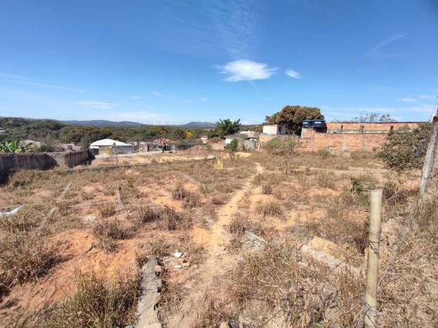 Terreno à venda em Esmeraldas-MG, Dumaville: 375,00 m² de área para construir seu sonho!