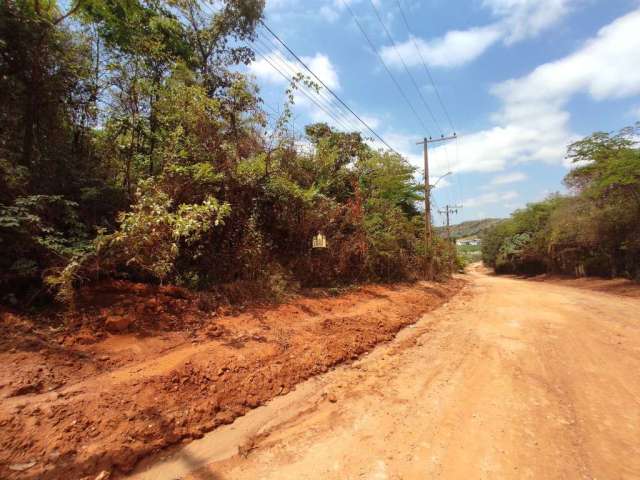 Terreno à venda em Esmeraldas-MG, bairro Vivendas Barbosa, com 600,00 m² de área.