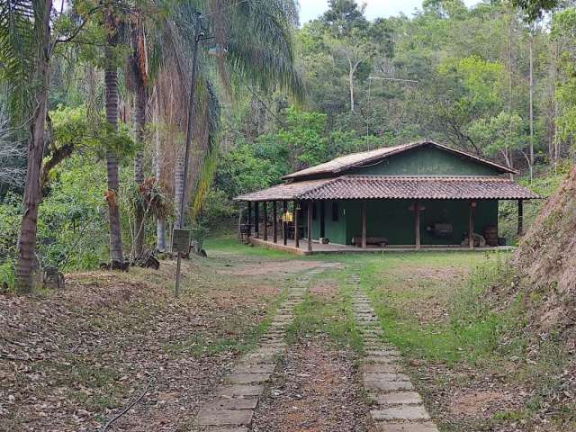 Propriedade única à venda em Esmeraldas-MG: 3 quartos, sala, banheiro, 5 vagas, 20.000 m² no Condomínio das Favas.