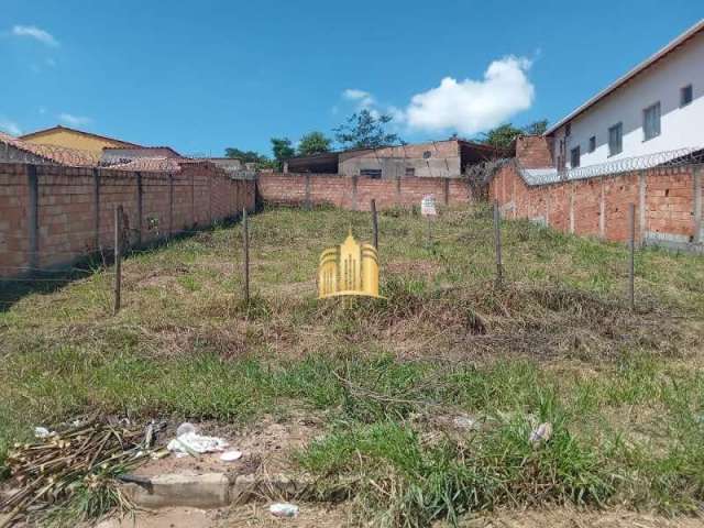 Terreno à venda em Esmeraldas-MG, bairro Recanto Verde:  1 sala, 1 banheiro, garagem e 391,60 m²!