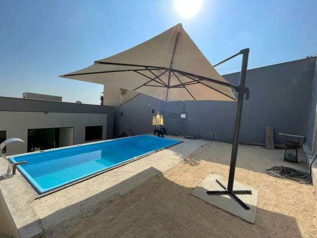 Excelente Casa à Venda no Bairro São Francisco de Assis, Esmeraldas, MG - 3 Quartos, Piscina, R$ 600.000