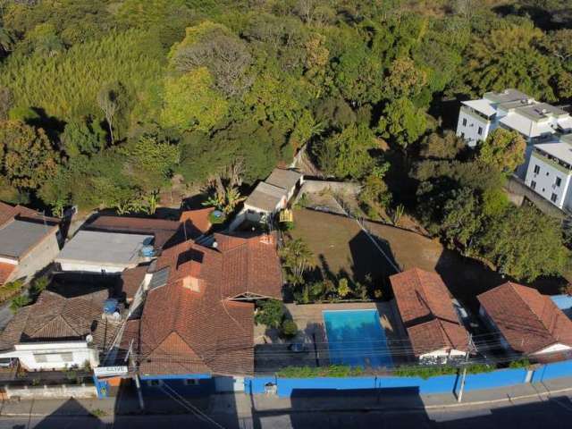 Terreno à Venda no Centro de Esmeraldas - 2.509m², Ideal para Investimento Comercial ou Residencial