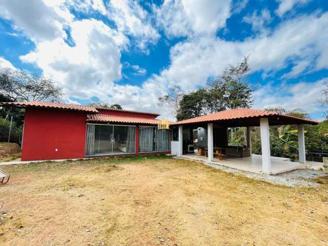 Linda Casa à Venda no Condomínio Nosso Rancho em Contagem - 4 Quartos, R$620.000